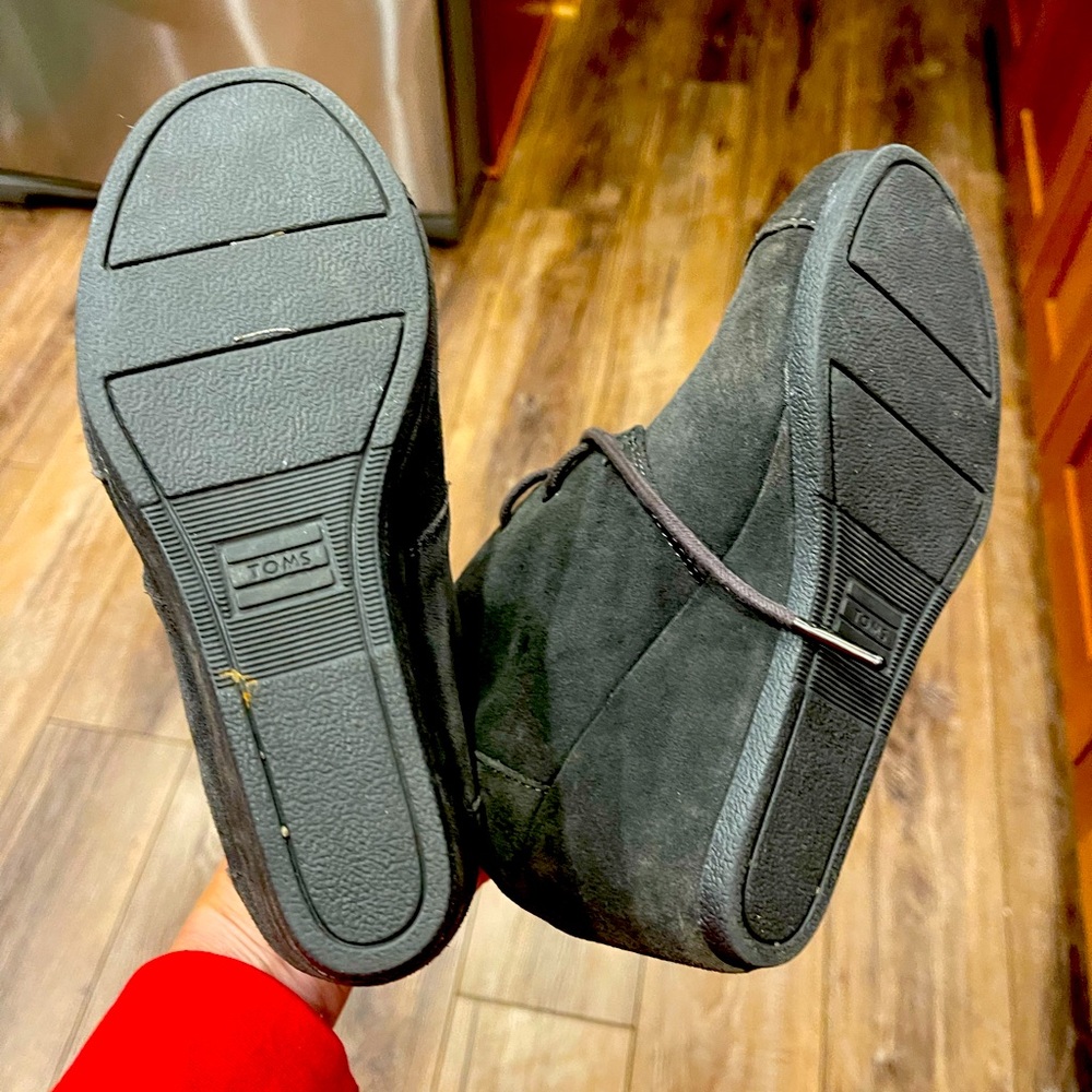 Toms